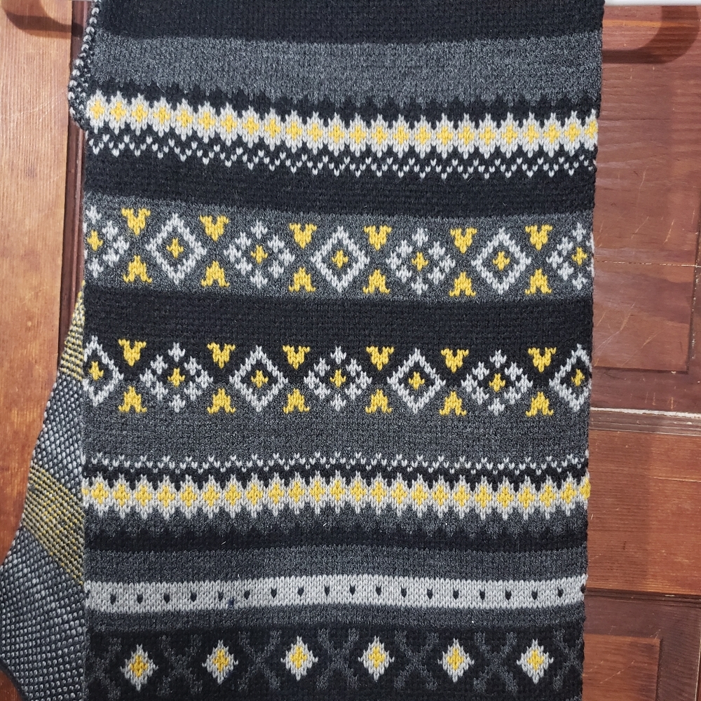 Tommy Hilfiger scarf, Cute, Multi-color- Pre-owned